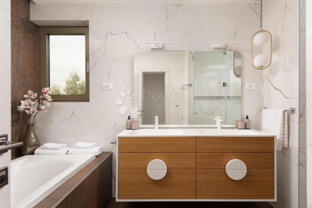 Casa Smoković, Zemunik Donji, 350m2