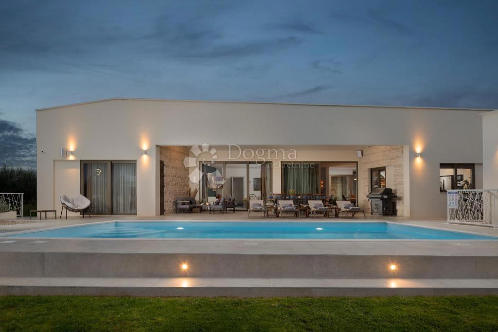 Casa Smoković, Zemunik Donji, 350m2