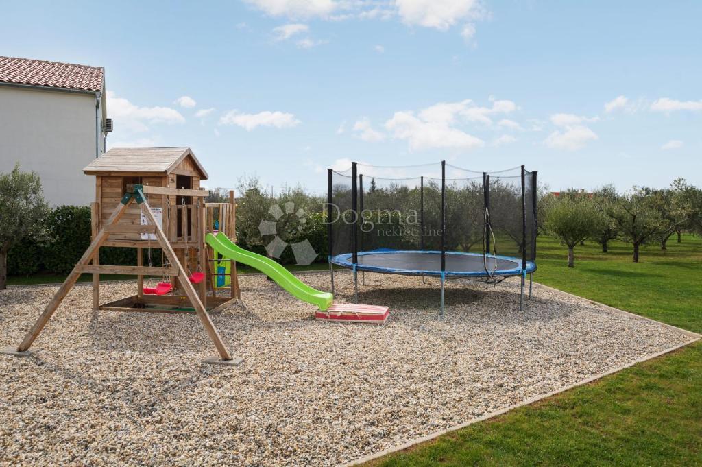 Casa Smoković, Zemunik Donji, 350m2