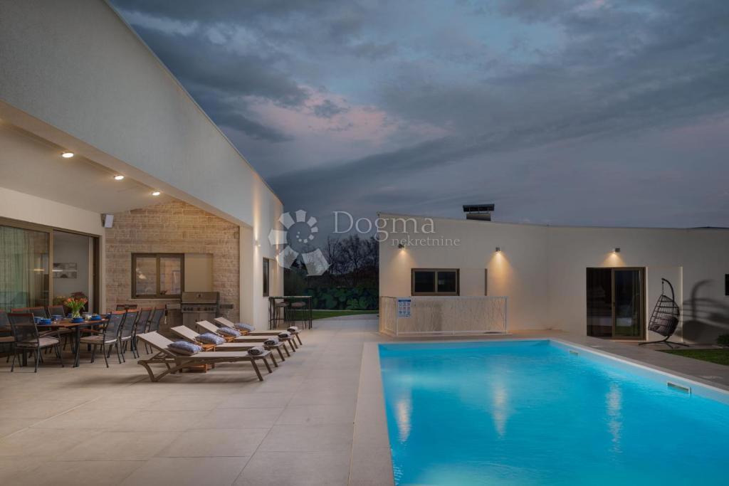 Casa Smoković, Zemunik Donji, 350m2