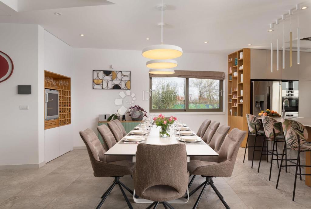 Casa Smoković, Zemunik Donji, 350m2