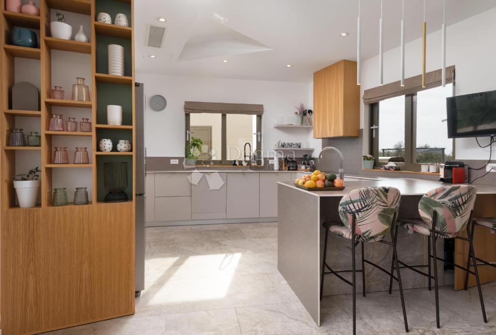 Casa Smoković, Zemunik Donji, 350m2