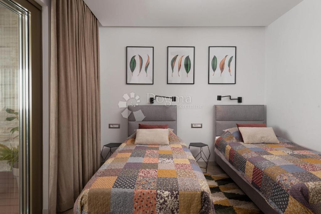 Casa Smoković, Zemunik Donji, 350m2