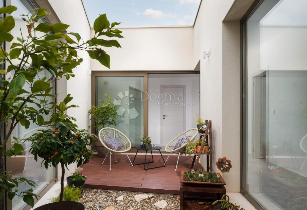 Casa Smoković, Zemunik Donji, 350m2