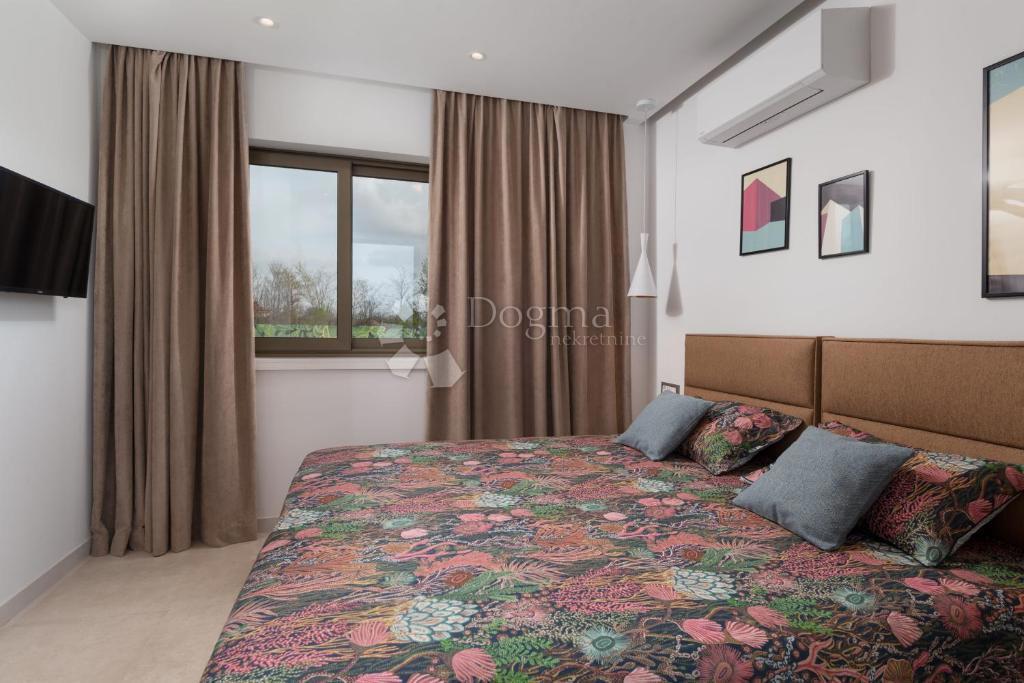 Casa Smoković, Zemunik Donji, 350m2