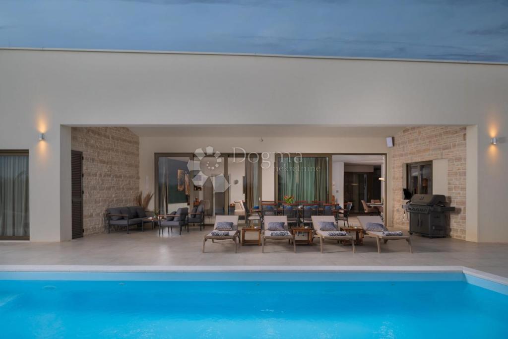 Casa Smoković, Zemunik Donji, 350m2