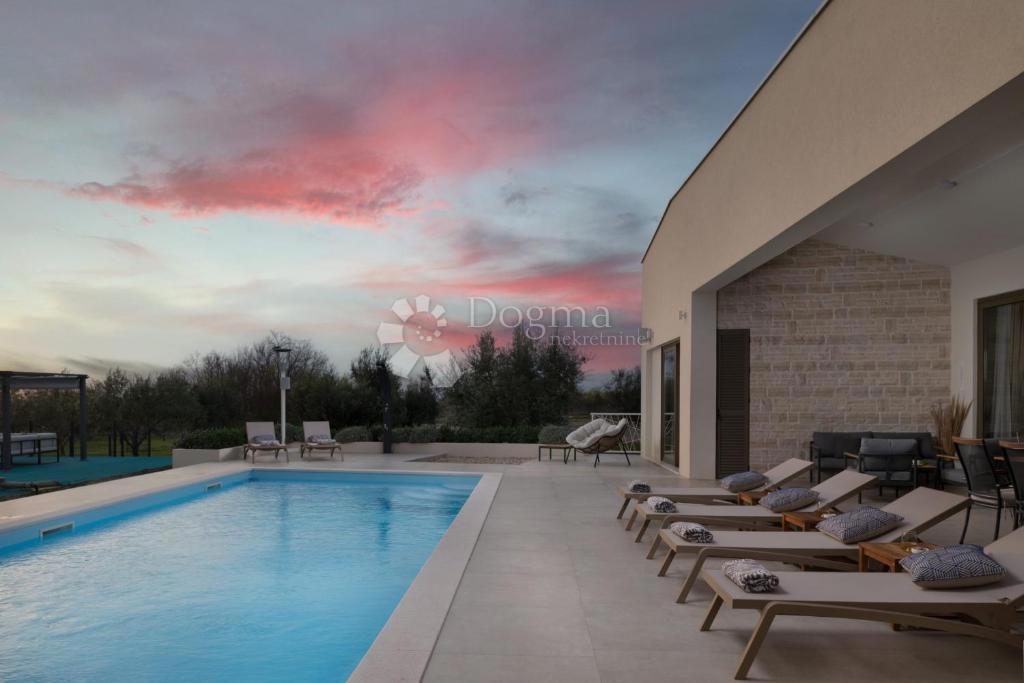 Casa Smoković, Zemunik Donji, 350m2