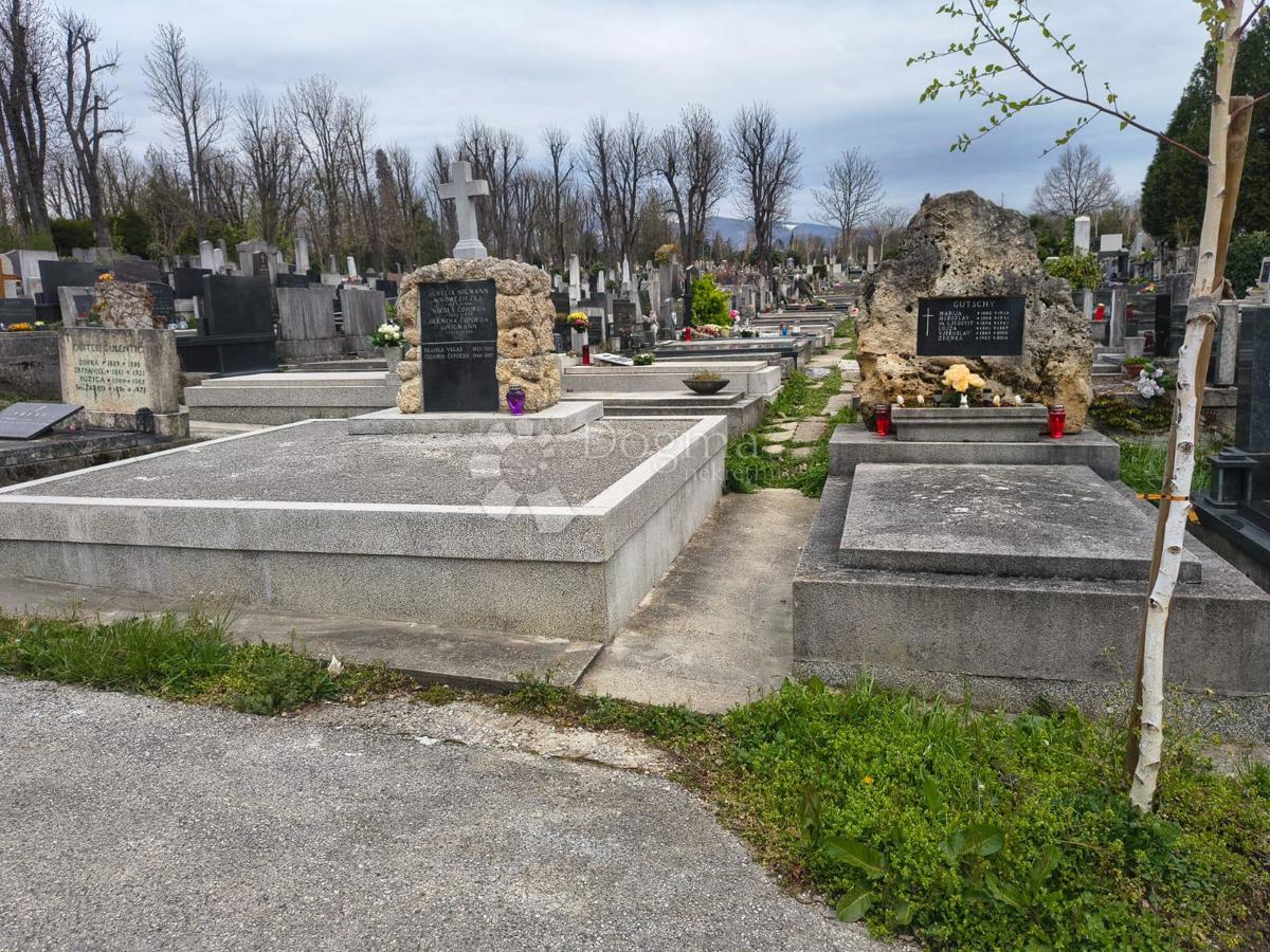 Tomba Mirogoj, Gornji Grad - Medveščak, 2m2