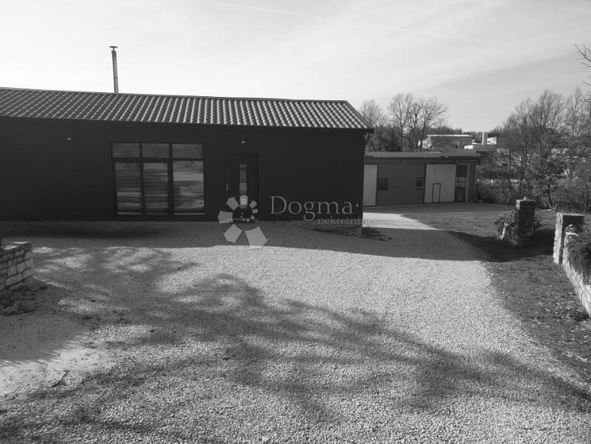 Casa Lovrin, Pazin - Okolica, 180m2