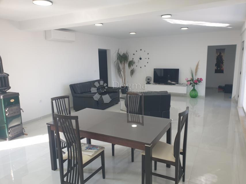 Casa Lovrin, Pazin - Okolica, 180m2