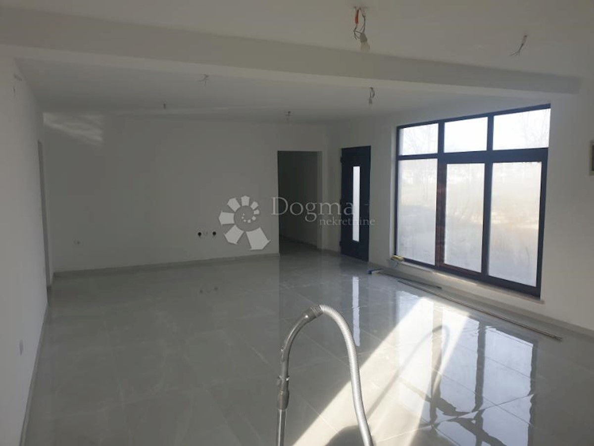 Casa Lovrin, Pazin - Okolica, 180m2
