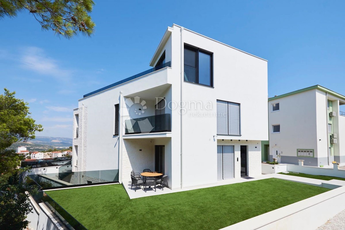 Casa Trogir, 370,09m2