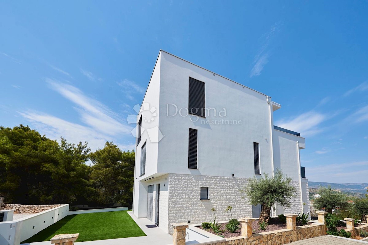 Casa Trogir, 370,09m2