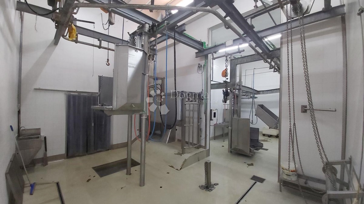 Locale commerciale Labin, 401m2