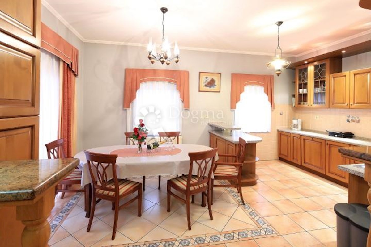Casa Viškovo, 400m2