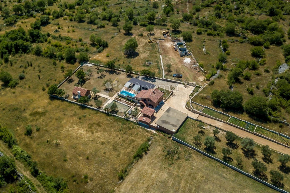 Casa Divojevići, Lećevica, 300m2