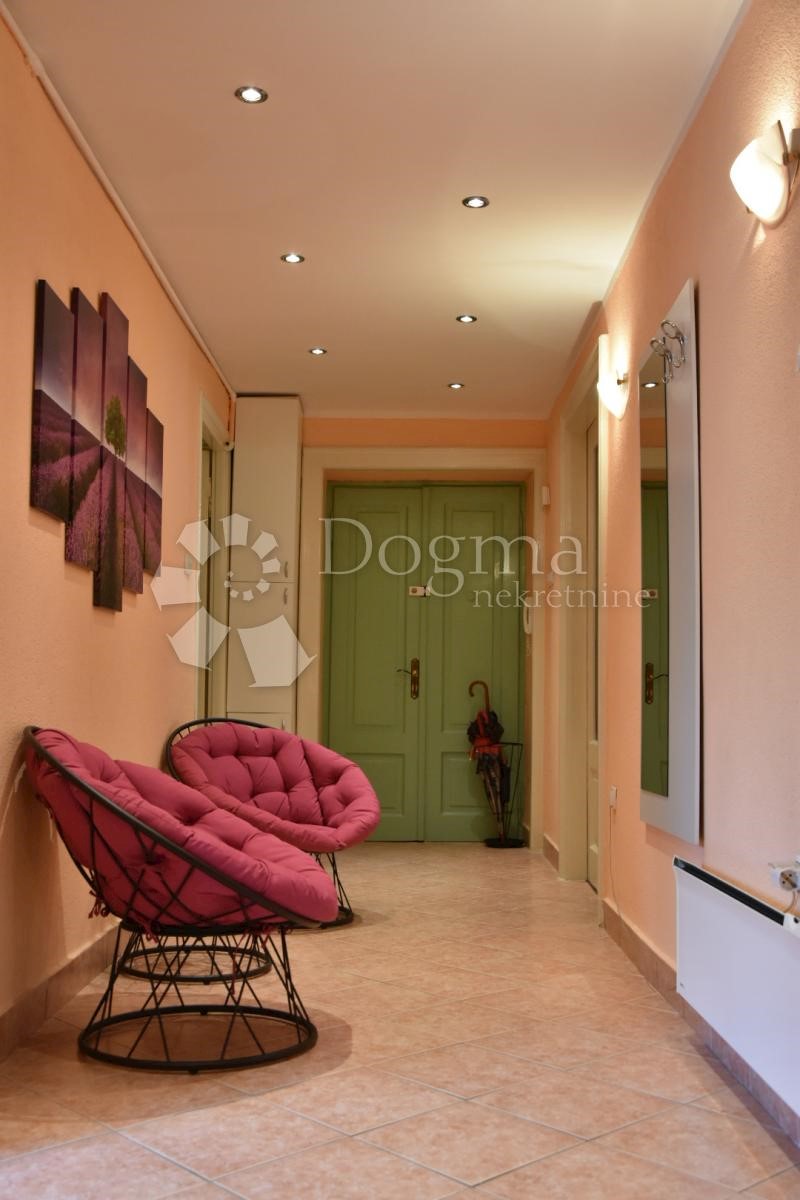 Allogio Centar, Rijeka, 74m2