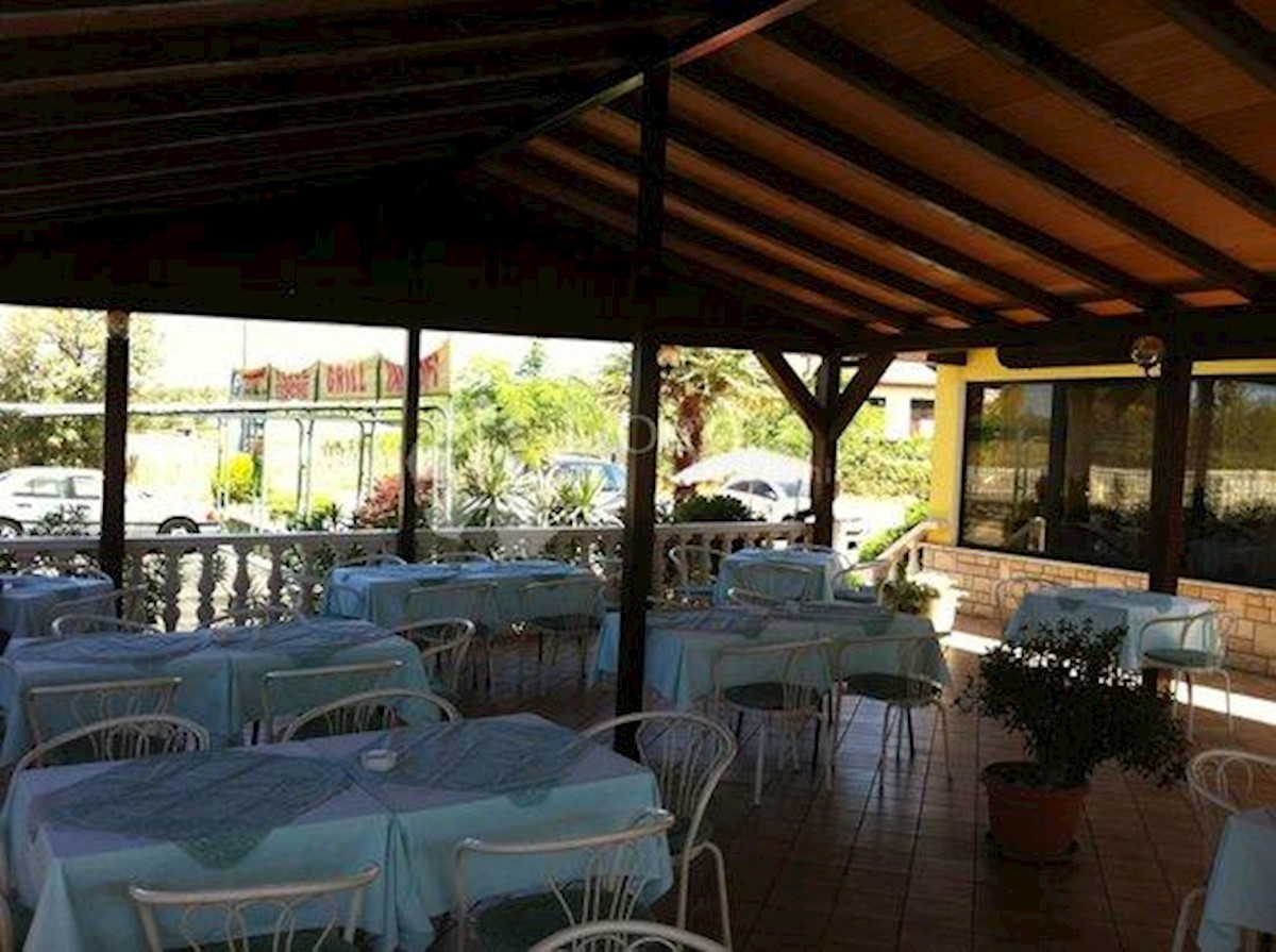 Locale commerciale Kmeti, Umag, 600m2