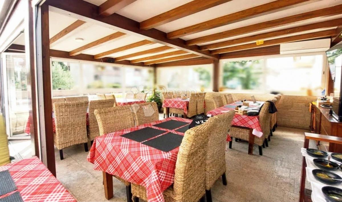 Locale commerciale Fažana, 95m2