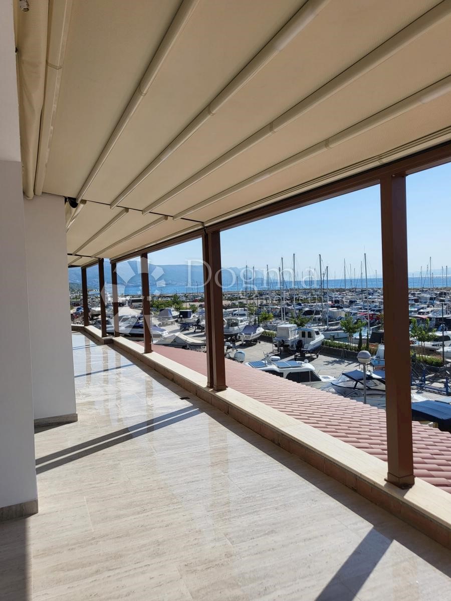 Locale commerciale Zenta, Split, 192m2