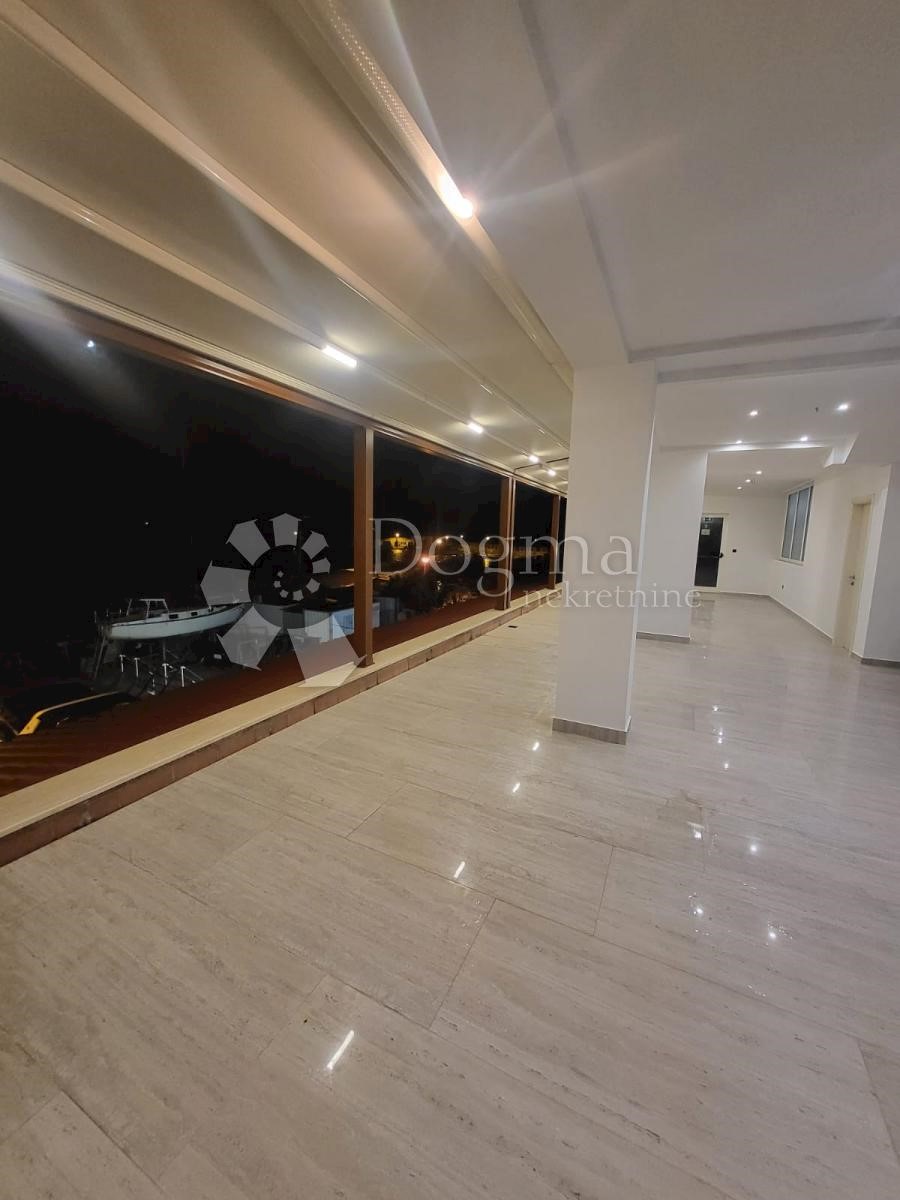 Locale commerciale Zenta, Split, 192m2