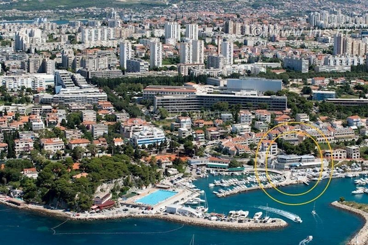 Locale commerciale Zenta, Split, 192m2