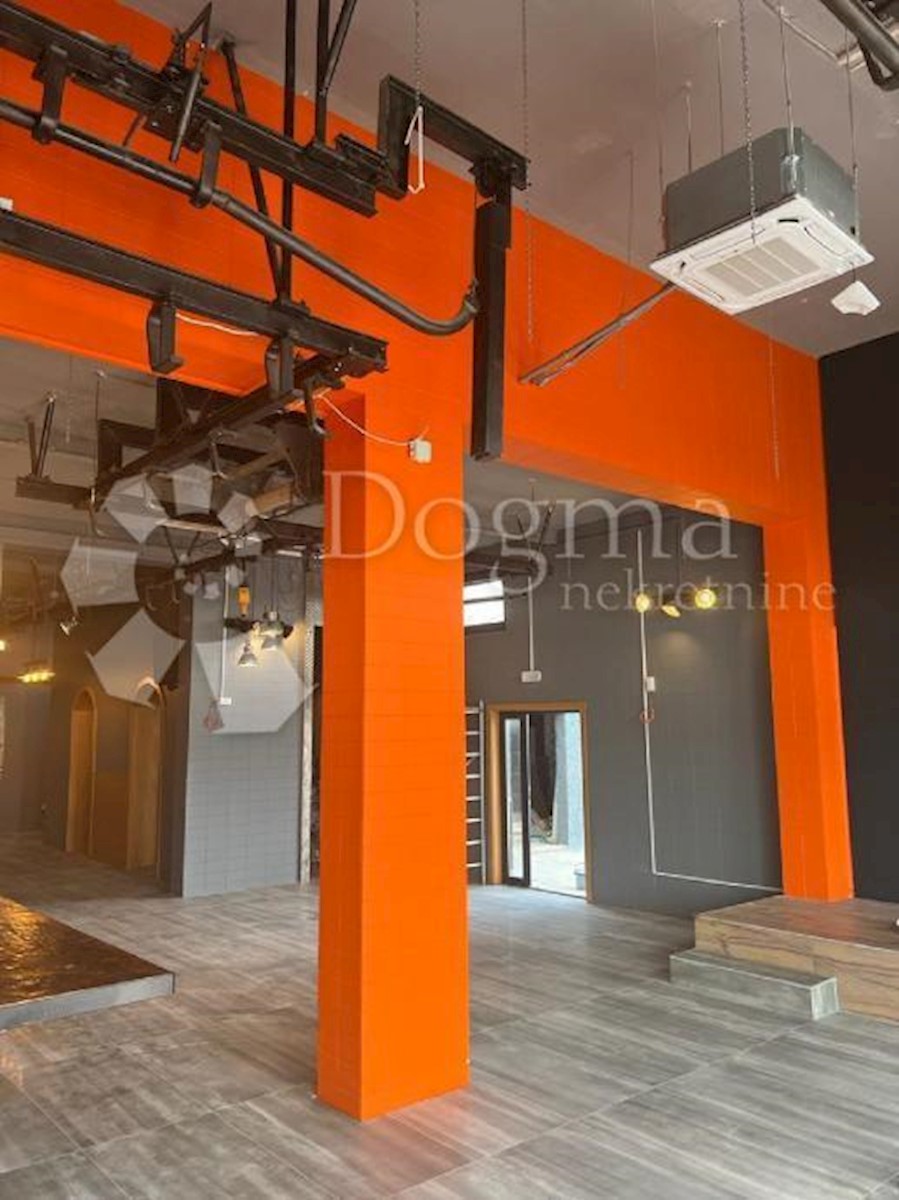 Locale commerciale Divulje, Trogir - Okolica, 1.300m2