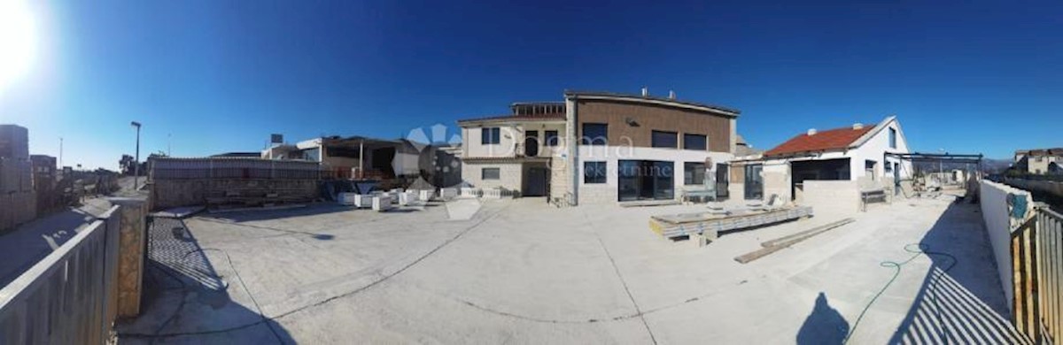 Locale commerciale Divulje, Trogir - Okolica, 1.300m2