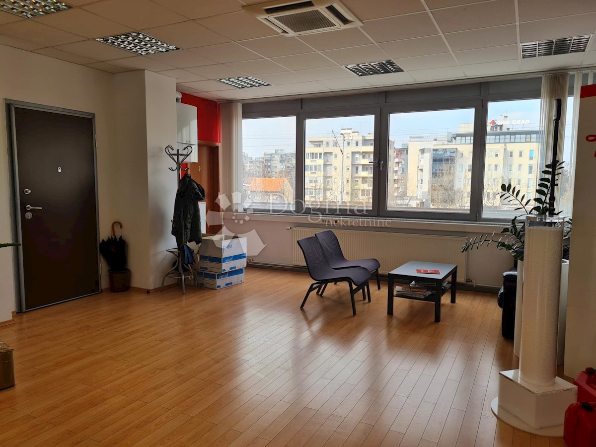 Locale commerciale Jarun, Trešnjevka - Jug, 222m2