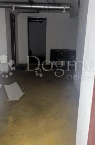 Locale commerciale Trnje, 107m2