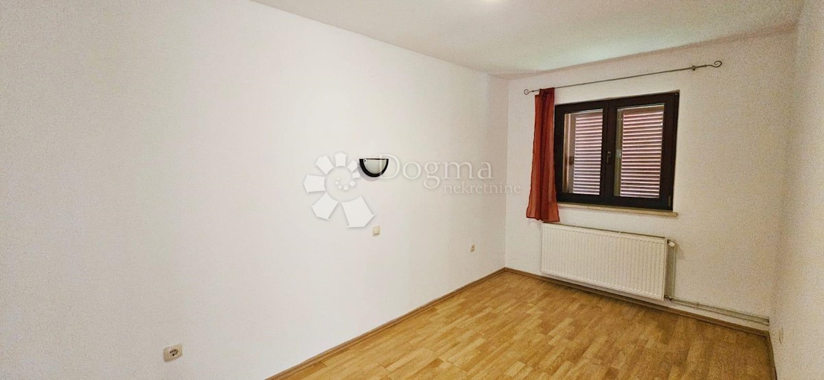 Casa Sesvetski Kraljevec, Sesvete, 215m2