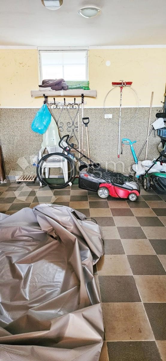 Casa Sesvetski Kraljevec, Sesvete, 215m2