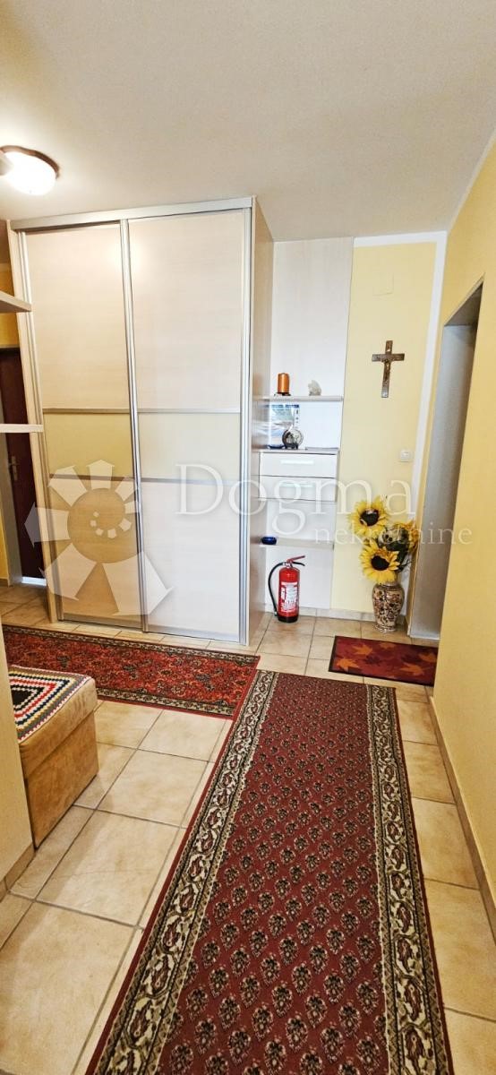 Casa Sesvetski Kraljevec, Sesvete, 215m2