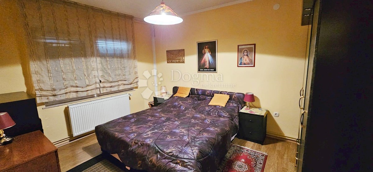 Casa Sesvetski Kraljevec, Sesvete, 215m2