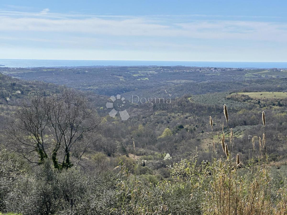 TERRENO CON VISTA DALL'ALTO E PERMESSO DI COSTRUIRE