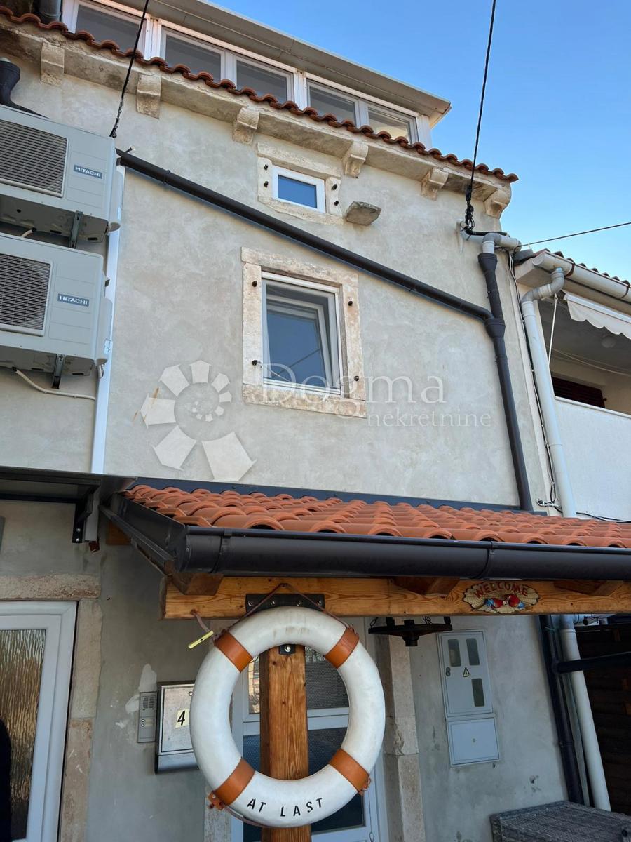 Casa con vista sul mare nel centro di Medolino!