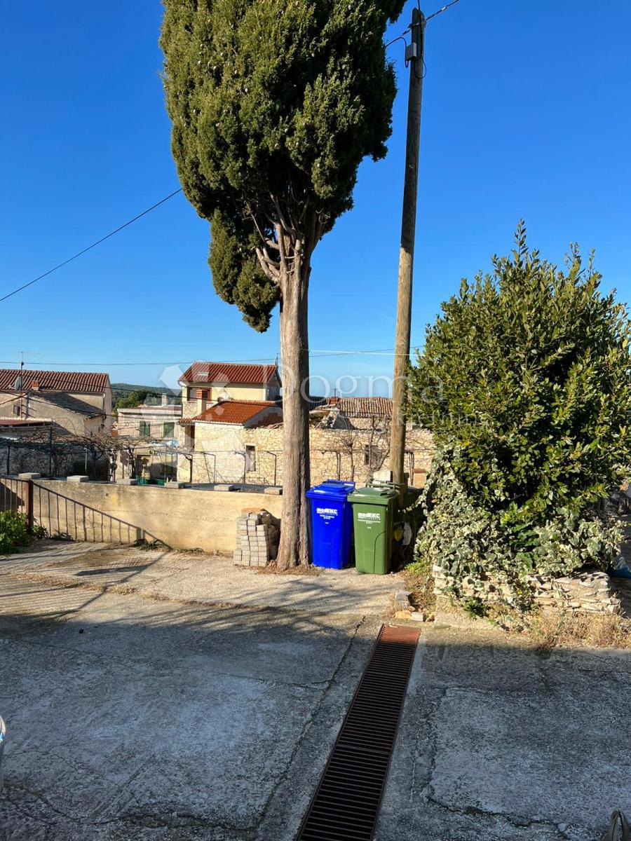 Casa con vista sul mare nel centro di Medolino!