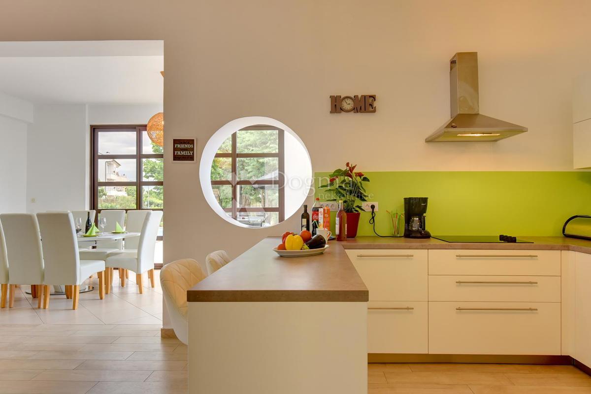 Sensazionali ville duplex a Fasana con cinema estivo privato