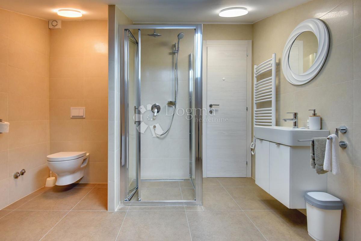 Sensazionali ville duplex a Fasana con cinema estivo privato