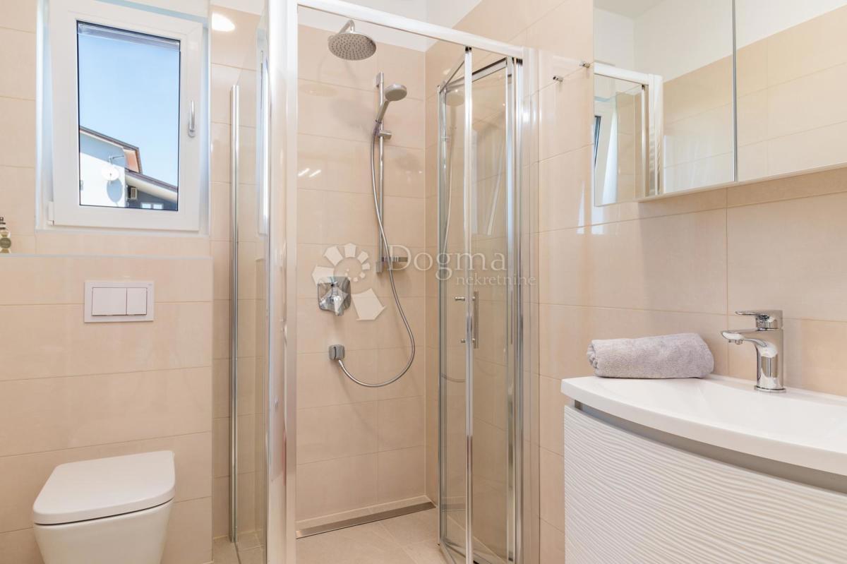 Sensazionali ville duplex a Fasana con cinema estivo privato