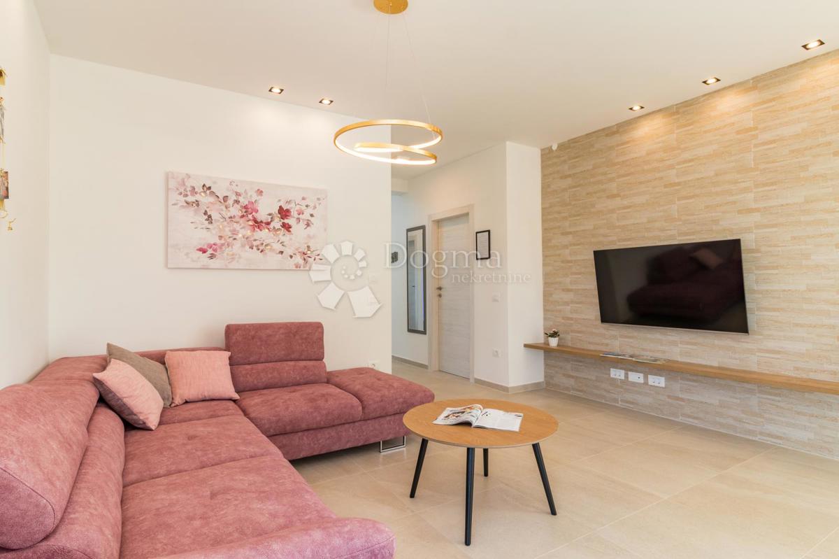 Sensazionali ville duplex a Fasana con cinema estivo privato