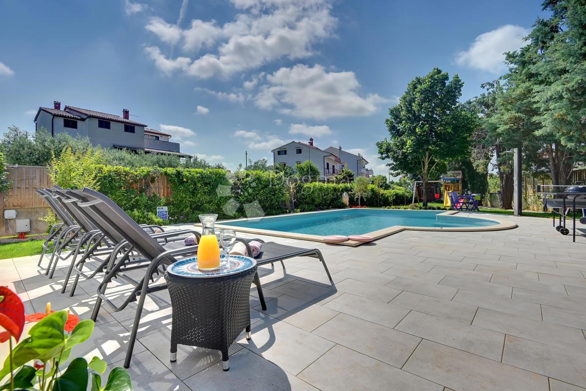 Sensazionali ville duplex a Fasana con cinema estivo privato