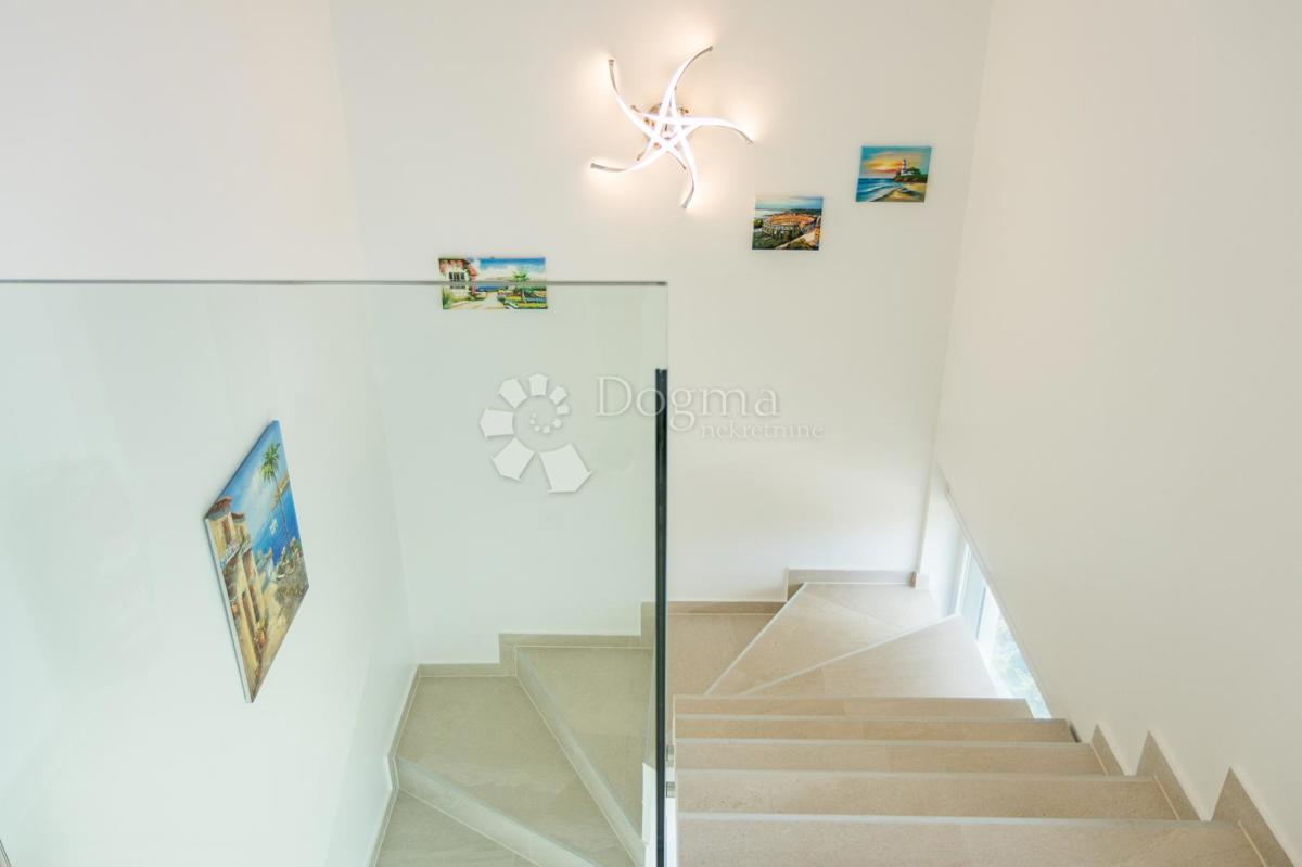 Sensazionali ville duplex a Fasana con cinema estivo privato