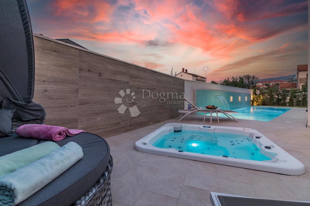 Sensazionali ville duplex a Fasana con cinema estivo privato