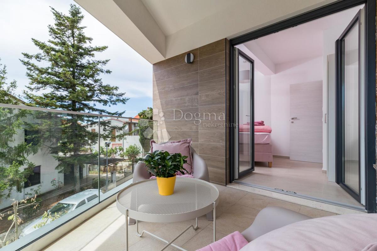 Sensazionali ville duplex a Fasana con cinema estivo privato