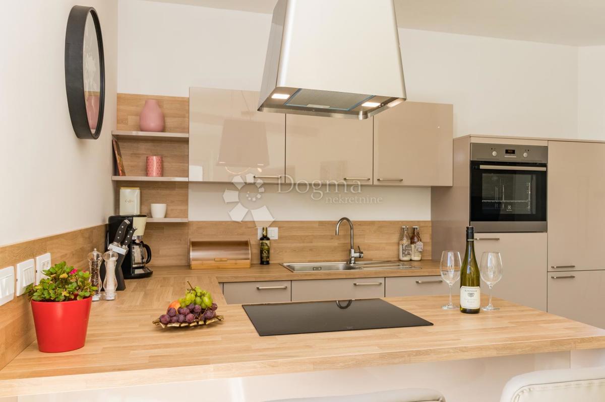 Sensazionali ville duplex a Fasana con cinema estivo privato