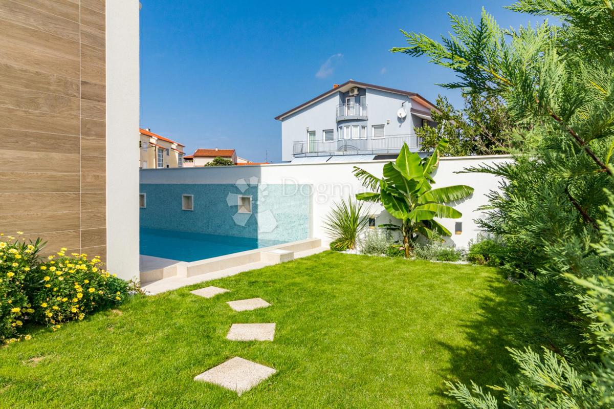 Sensazionali ville duplex a Fasana con cinema estivo privato