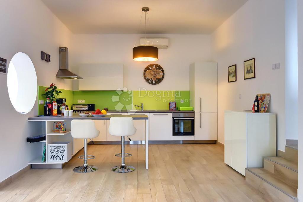 Sensazionali ville duplex a Fasana con cinema estivo privato