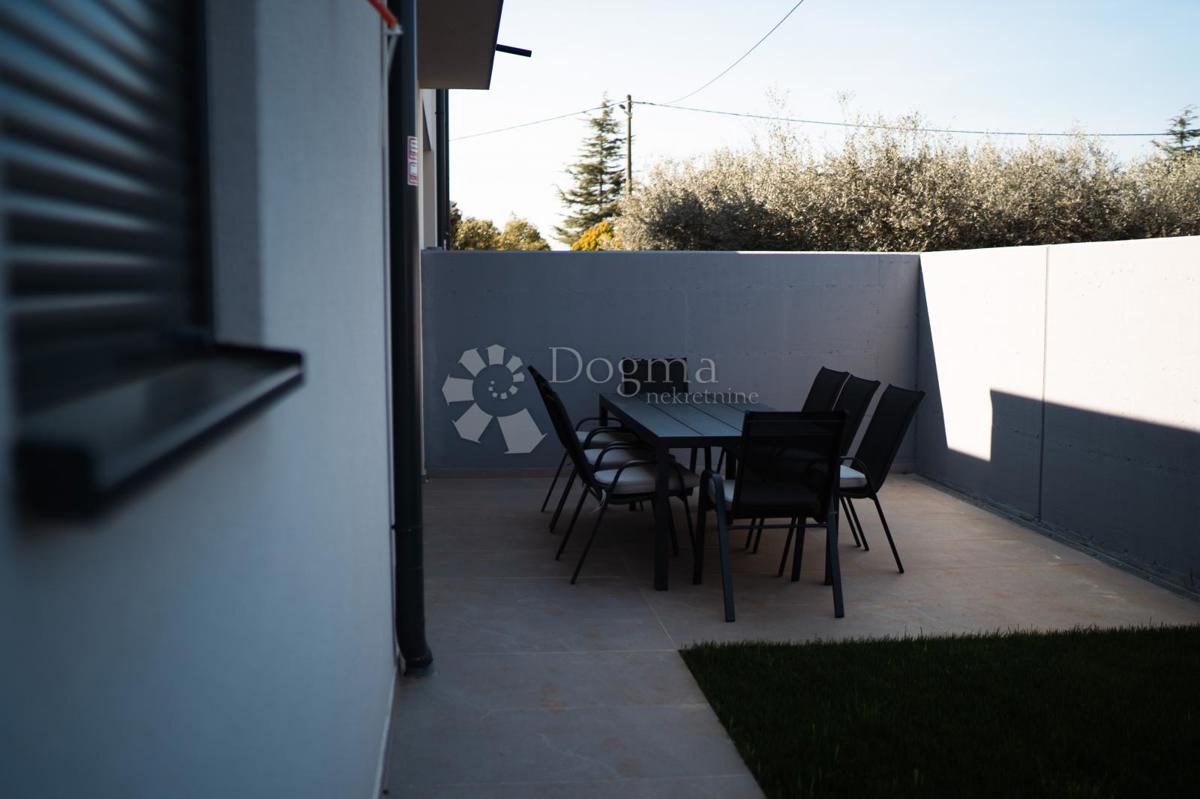* Villa moderna con piscina - vicino al mare - in un ambiente tranquillo *