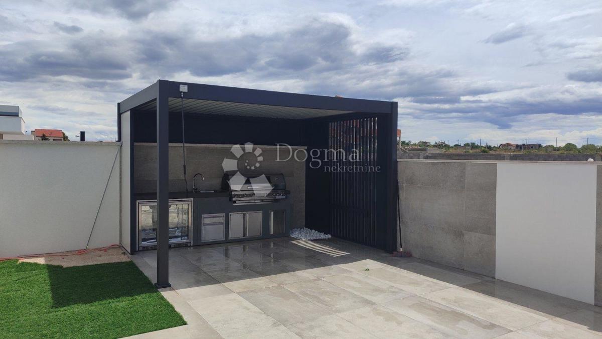 Casa Zemunik Gornji, Zemunik Donji, 214m2